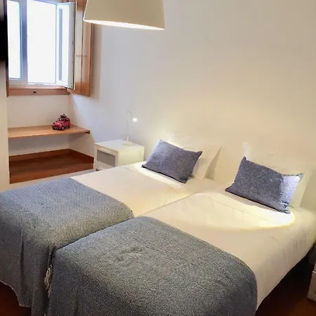 Design Alfama بيت للعطل
