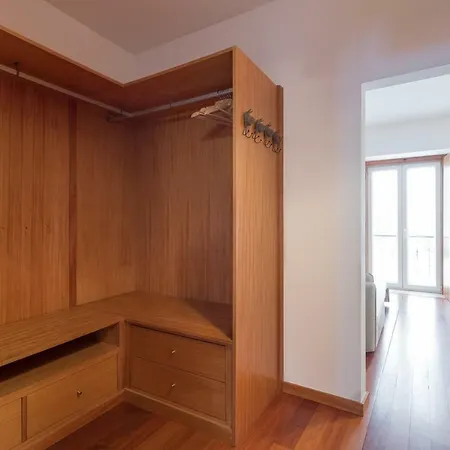Design Alfama بيت للعطل *
